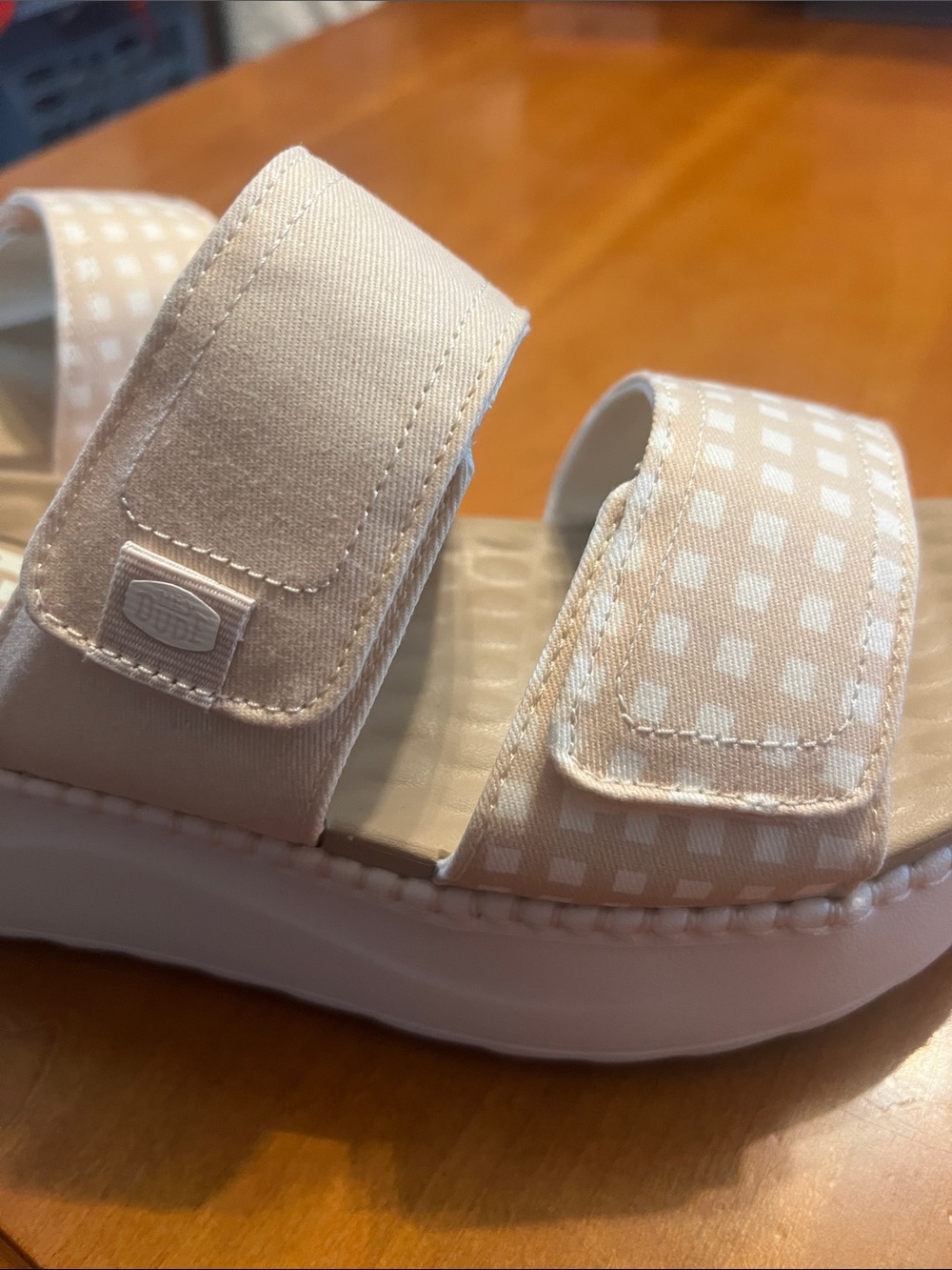Women’s size 9 hey dude brand NWOT Delray slide Gingam tan - Picture 4 of 6